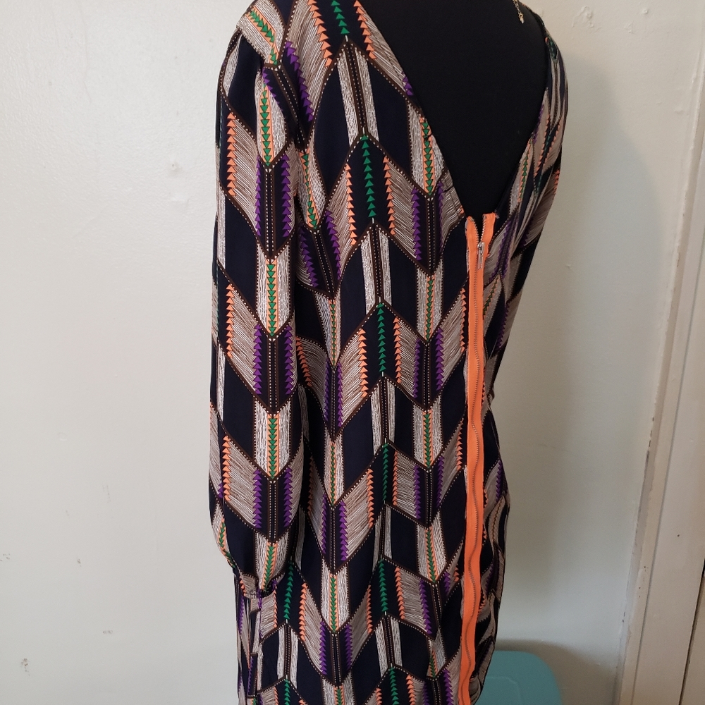 Mini 👗 - Picture 2 of 3